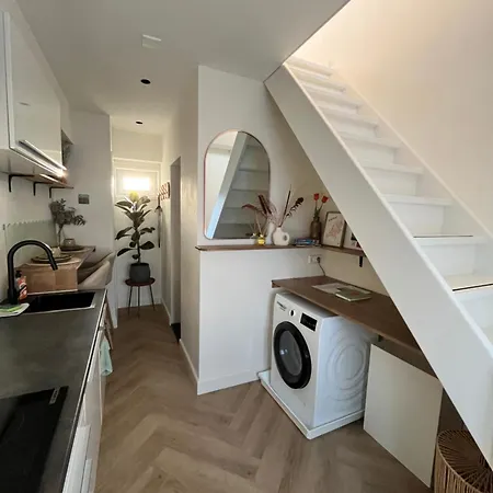 Apartment Tiny House In Center I Close To Schiphol & Amsterdam *