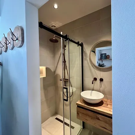 Tiny House In Center I Close To Schiphol & Amsterdam Apartment Aalsmeer